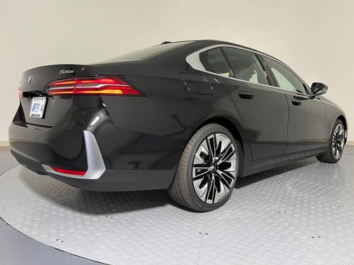 2026 BMW 530 i xDrive
