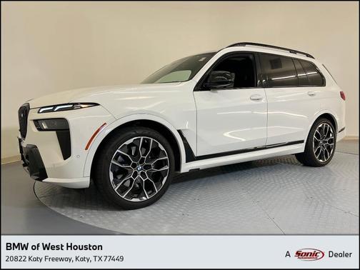 2023 BMW X7 M60i