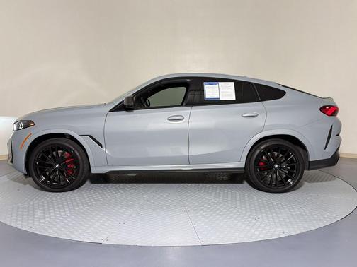 Gray Metallic 2026 BMW X6 xDrive40i