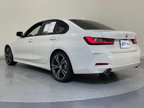 2023 BMW 330 i