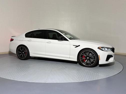 Alpine White 2022 BMW M5 Base