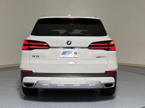 White 2025 BMW X5 PHEV xDrive50e