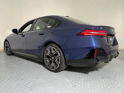 2024 BMW i5 eDrive40