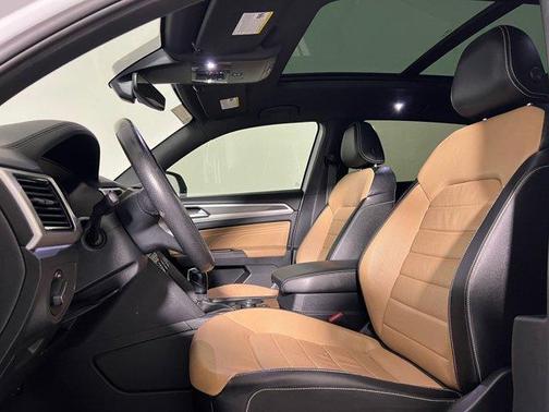 2023 Volkswagen Atlas Cross Sport 3.6L V6 SEL Premium R-Line