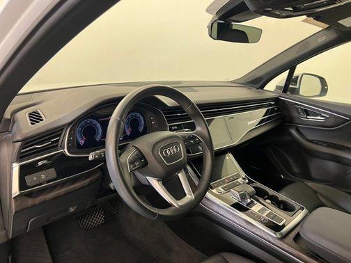 2022 Audi Q7 45 Premium Plus