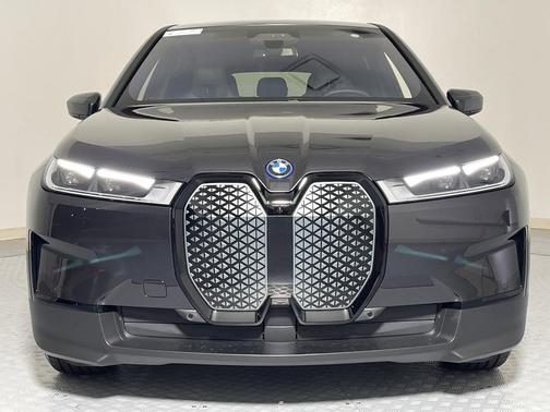 2025 BMW iX xDrive50