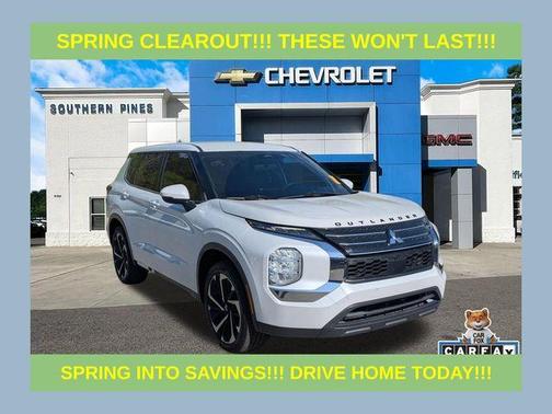 White 2022 Mitsubishi Outlander ES