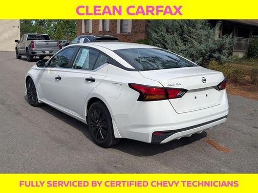 Glacier White 2022 Nissan Altima 2.5 S