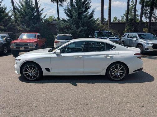 Uyuni White 2025 Genesis G70 2.5T