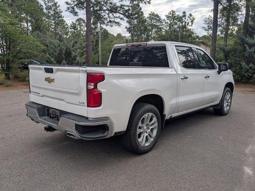 Iridescent Pearl Tricoat 2022 Chevrolet Silverado 1500 LTZ