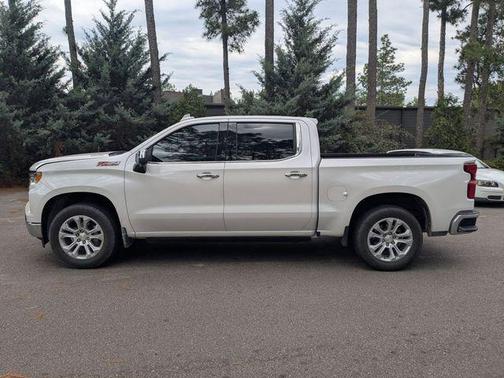 Iridescent Pearl Tricoat 2022 Chevrolet Silverado 1500 LTZ