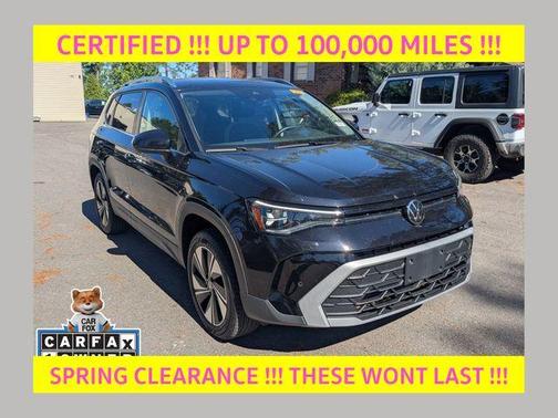 Deep Black Pearl Effect 2025 Volkswagen Taos 1.5T SE