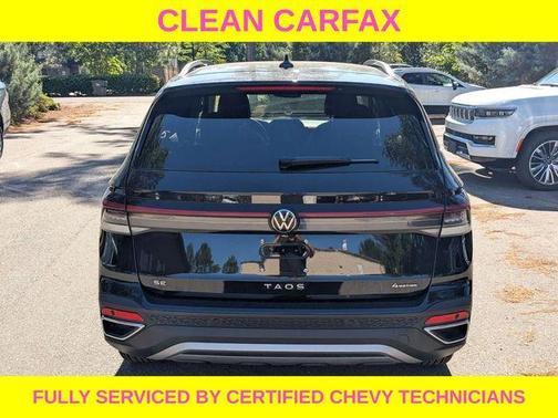 Deep Black Pearl Effect 2025 Volkswagen Taos 1.5T SE