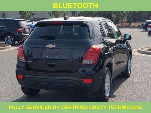 Mosaic Black Metallic 2022 Chevrolet Trax LS