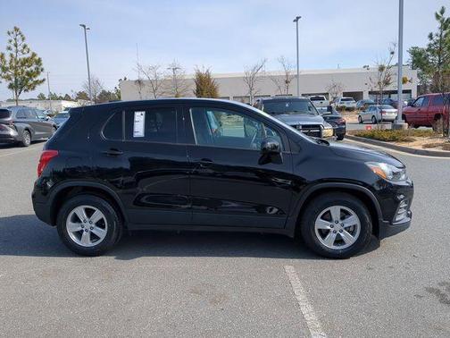 2022 Chevrolet Trax LS