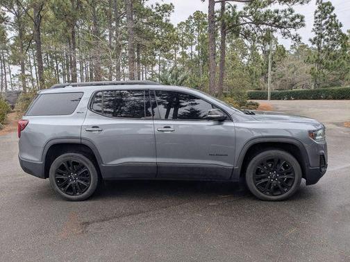 2022 GMC Acadia SLT