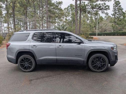 2022 GMC Acadia SLT