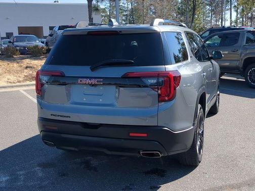 2022 GMC Acadia SLT