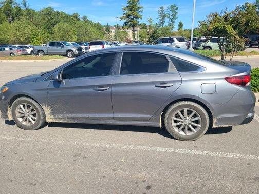 2018 Hyundai SONATA SE