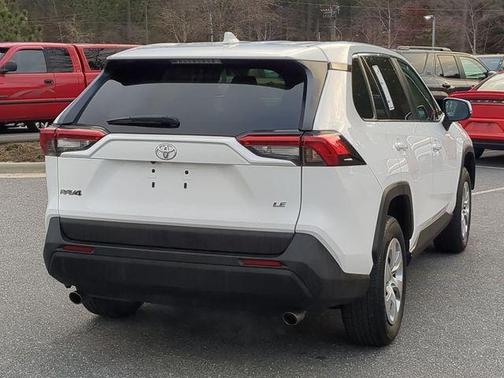 2022 Toyota RAV4 LE