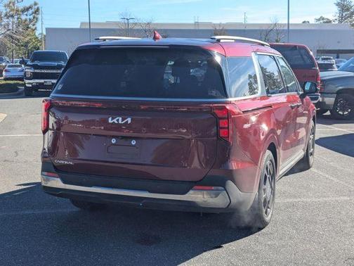 2025 Kia Carnival SX