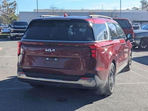 2025 Kia Carnival SX