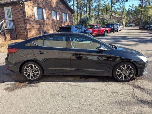 2019 Hyundai ELANTRA Limited