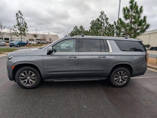 2022 Chevrolet Suburban LT