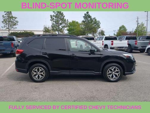 Crystal Black Silica 2022 Subaru Forester Premium