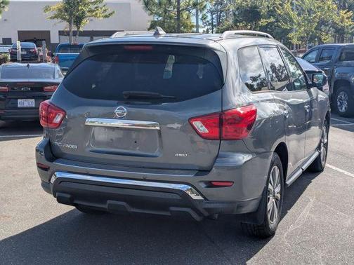 2020 Nissan Pathfinder S