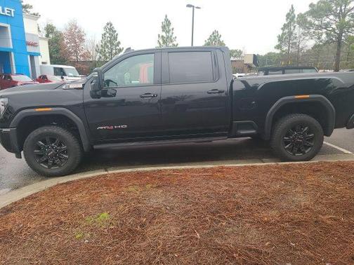 2025 GMC Sierra 2500 AT4