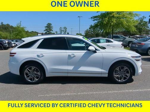 Alta White 2025 Genesis GV70 2.5T