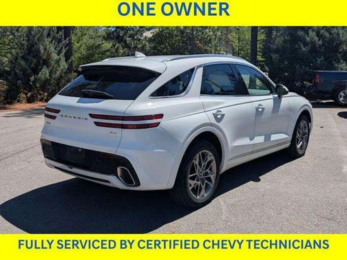 Alta White 2025 Genesis GV70 2.5T
