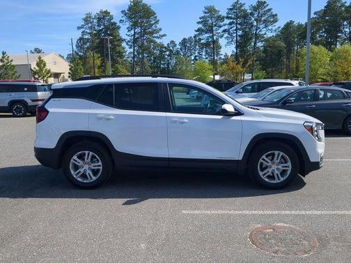 Summit White 2022 GMC Terrain SLE
