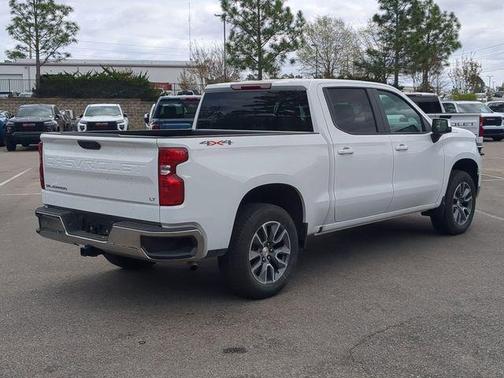 Summit White 2026 Chevrolet Silverado 1500 LT