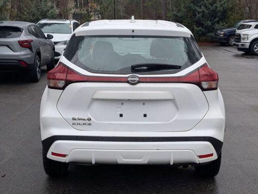 2022 Nissan Kicks S