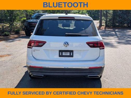Pure White 2020 Volkswagen Tiguan 2.0T SE