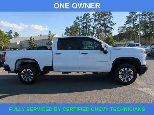 Summit White 2024 Chevrolet Silverado 2500 Custom