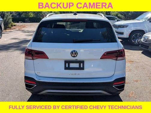 Pure White 2024 Volkswagen Taos 1.5T SE