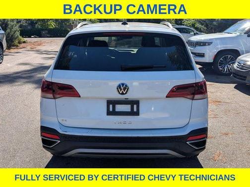 Pure White 2024 Volkswagen Taos 1.5T SE