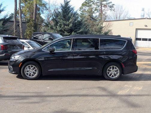 2022 Chrysler Pacifica Touring-L