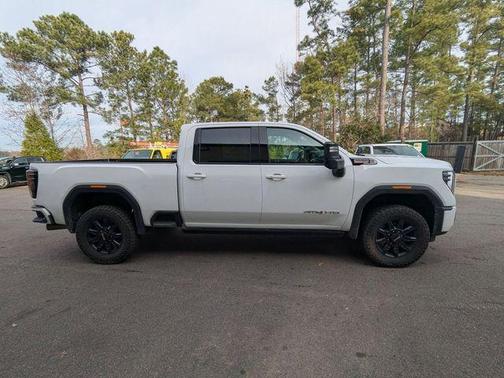 2025 GMC Sierra 2500 AT4