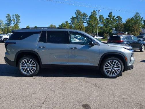Sterling Gray Metallic 2027 Chevrolet Traverse LT