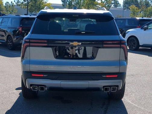 Sterling Gray Metallic 2027 Chevrolet Traverse LT