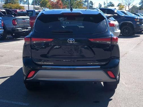 2022 Toyota Highlander Platinum