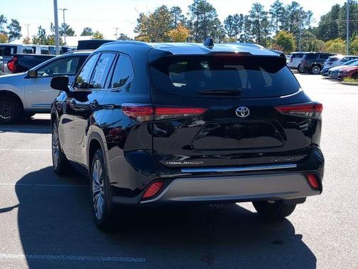 2022 Toyota Highlander Platinum