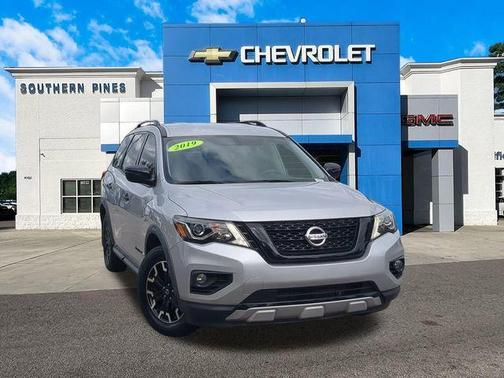 2019 Nissan Pathfinder SV