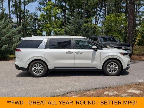 2022 Kia Carnival LXS