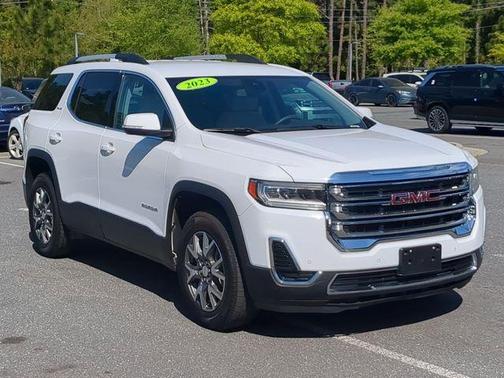Summit White 2023 GMC Acadia SLE