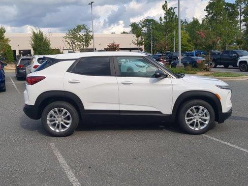 Summit White 2026 Chevrolet Trailblazer LS